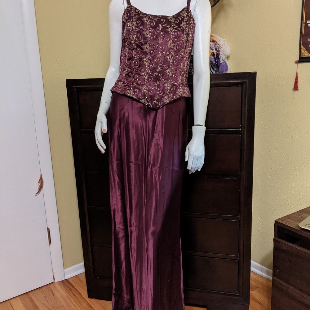 Size 9/10 Maroon Dress by "Jessica McClintock"